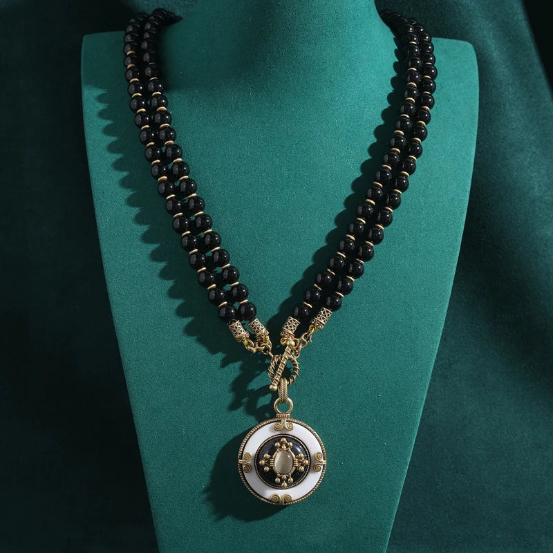 Vintage Noir Pierre naturellele Bead Double Layered Chaîne Rond Blanc Pendentif Antique Collier