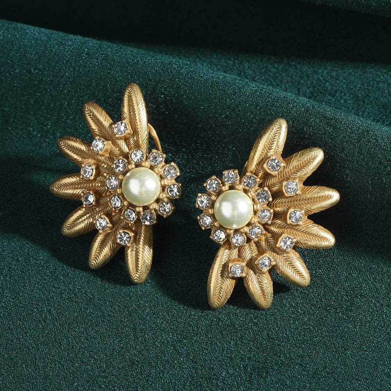 Femme Couleur or Perle Antique Vintage Half Daisy Fleur clous Boucles d'oreilles