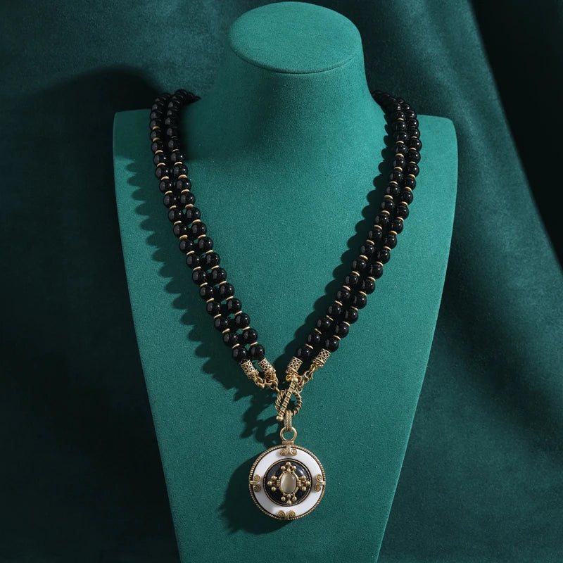 Vintage Noir Pierre naturellele Bead Double Layered Chaîne Rond Blanc Pendentif Antique Collier