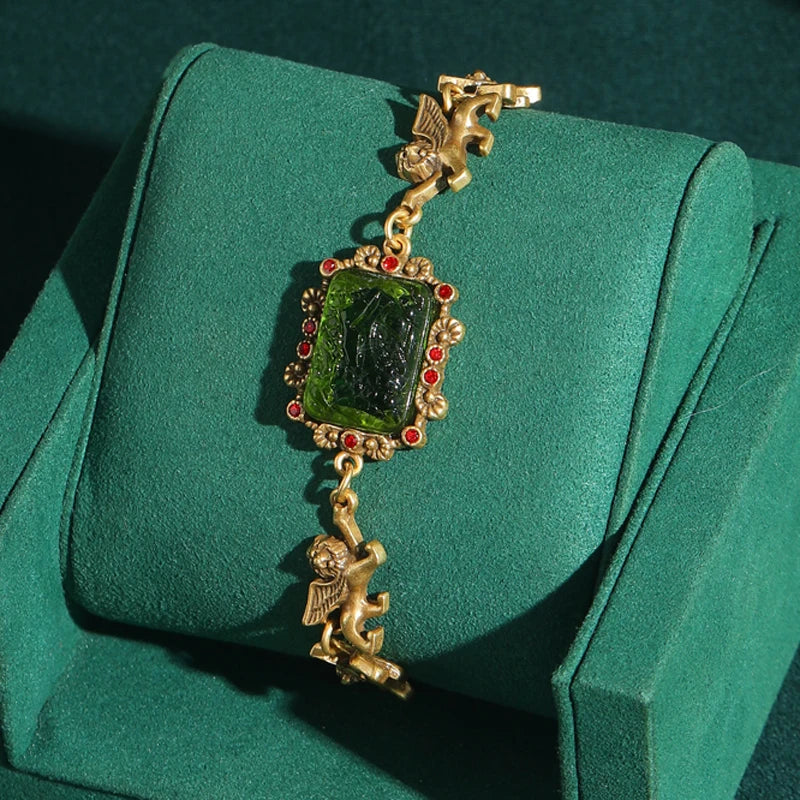 Femme Vintage Vert Verre Breloque Carré Relief Lion Véritable Plaqué or Conception Bracelet